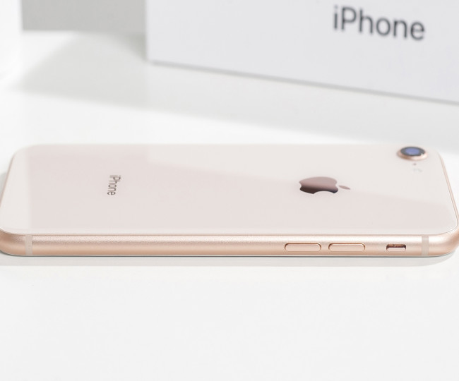 iPhone 8 64 gb Gold б/у